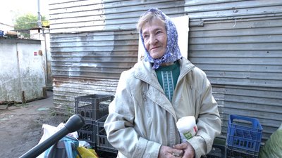 «Хотілось би, щоб вони дорожчі були»: у Рівному розпочали збір каштанів