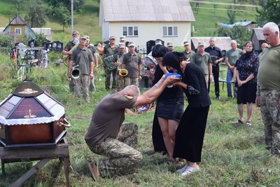На Закарпатті попрощалися із полеглим на війні Василем Декетом