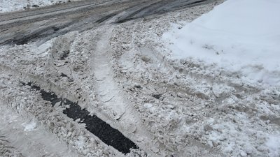 Сніг на дорогах міста