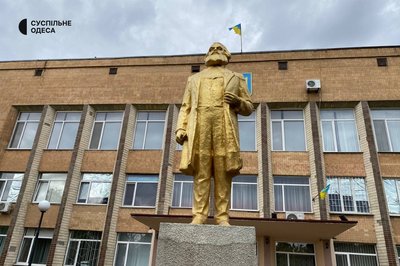 На Одещині демонтували пам'ятник Карлу Марксу