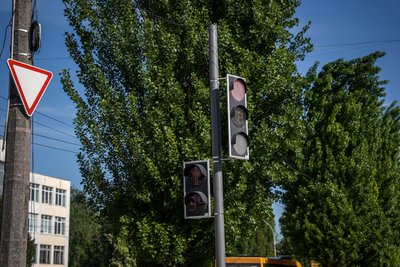 "Я не знаю, де перехід": як по Сумах пересуваються незрячі люди "Я не знаю, де перехід": як по Сумах пересуваються незрячі люди