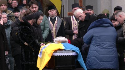 У Рівному попрощалися з з актором та бійцем Володимиром Федінчуком У Рівному попрощалися з з актором та бійцем Володимиром Федінчуком
