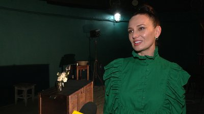 Вистава в укритті: у драмтеатрі у Чернігові відкрили андерсцену Вистава в укритті: у драмтеатрі у Чернігові відкрили андерсцену