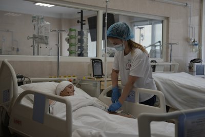 «Вибухова хвиля накрила повністю», — поранена внаслідок удару КАБами по Павлограду «Вибухова хвиля накрила повністю», — поранена внаслідок удару КАБами по Павлограду