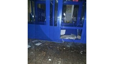 Пошкоджені фасади та вікна: росіяни атакували центральну площу в Новгороді-Сіверському Пошкоджені фасади та вікна: росіяни атакували центральну площу в Новгороді-Сіверському