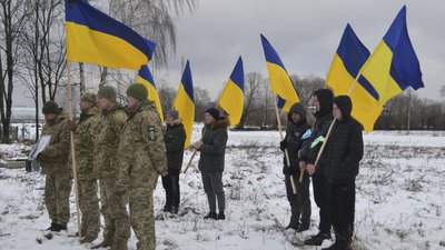 На Чернігівщині попрощалися з Дмитрієм Кліщенком та Віктором Лімазом, який рік вважався зниклим безвісти На Чернігівщині попрощалися з Дмитрієм Кліщенком та Віктором Лімазом, який рік вважався зниклим безвісти