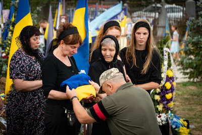 Загинув у День Незалежності України: в Ужгороді попрощалися із захисником Сергієм Стрижаком Загинув у День Незалежності України: в Ужгороді попрощалися із захисником Сергієм Стрижаком