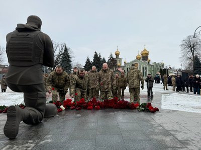 У Черкасах вшанували памʼять захисників Дебальцевського плацдарму У Черкасах вшанували памʼять захисників Дебальцевського плацдарму
