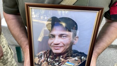 У Полтаві прощаються з Русланом Наджафовим, який обороняв Україну У Полтаві прощаються з Русланом Наджафовим, який обороняв Україну