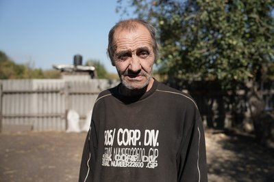 "Я хочу сам жити". Як живе чоловік, який оселився на Сумщині подалі від людей "Я хочу сам жити". Як живе чоловік, який оселився на Сумщині подалі від людей