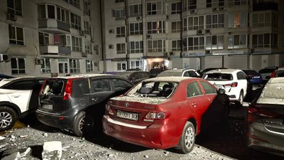 РФ атакувала Одесу: пошкоджено 24-поверхівку, офіси та два ліцеї
