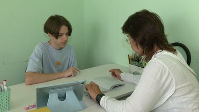 "На одній хвилі з дітьми": репетиторка з Чернігова їздить на байку та знімає відео для TikTok "На одній хвилі з дітьми": репетиторка з Чернігова їздить на байку та знімає відео для TikTok