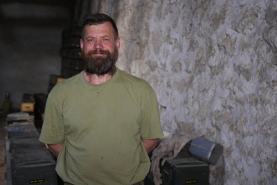 Рятують вдвічі швидше: боєць зі 128-ї бригади ТрО розробив конструкцію для евакуаційних нош Рятують вдвічі швидше: боєць зі 128-ї бригади ТрО розробив конструкцію для евакуаційних нош