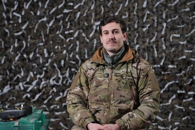 "Потроху підлітаю до нього і вражаю". Оператор дронів прикордонного загону “Ліцеїст” про роботу по позиціях росіян "Потроху підлітаю до нього і вражаю". Оператор дронів прикордонного загону “Ліцеїст” про роботу по позиціях росіян