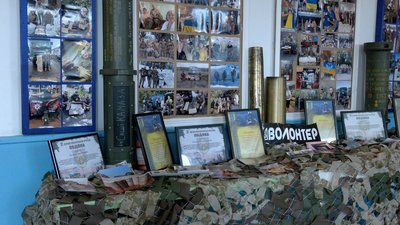 Понад 860 маскувальних сіток для військових: волонтери на Вінниччині допомагають захисникам Понад 860 маскувальних сіток для військових: волонтери на Вінниччині допомагають захисникам