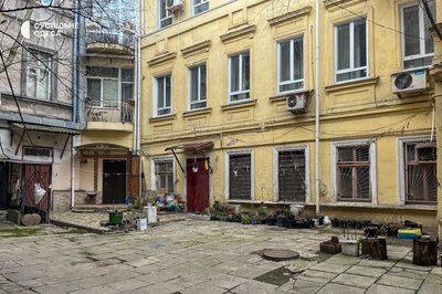 Одеські дворики у фото: світ за зачиненими воротами Одеські дворики у фото: світ за зачиненими воротами