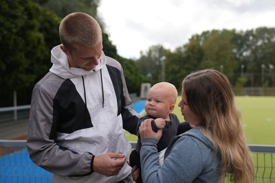 «Йому не уникнути хокею»: історія родини Товстолиткіних, які грають за клуби України «Йому не уникнути хокею»: історія родини Товстолиткіних, які грають за клуби України