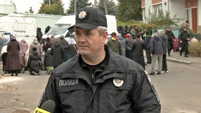 В Успенському соборі на Волині описують майно і замінюють замки у дверях: представників УПЦ виселяють В Успенському соборі на Волині описують майно і замінюють замки у дверях: представників УПЦ виселяють