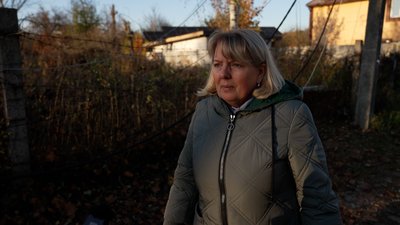 "Сидів читав книгу, і... секунда — усе розсипалось": що розповіли про вибухи у Чернігові місцеві жителі "Сидів читав книгу, і... секунда — усе розсипалось": що розповіли про вибухи у Чернігові місцеві жителі