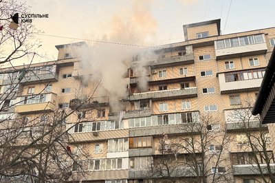 "Батьки лише повернулися в Київ, а зараз їх дістають із заваленої квартири": кияни про нічний обстріл "Батьки лише повернулися в Київ, а зараз їх дістають із заваленої квартири": кияни про нічний обстріл