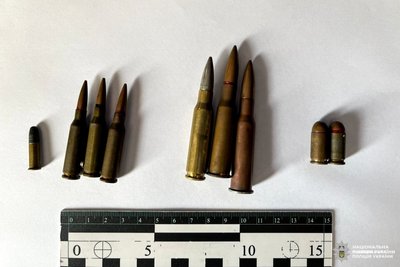 Бойову гранату та 70 патронів виявили правоохоронці у жителів Рівненщини — поліція області