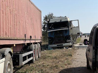 Армія РФ обстріляла колону зерновозів на Сумщині: що відомо Армія РФ обстріляла колону зерновозів на Сумщині: що відомо