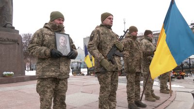 Із солдатом Василем Степанюком попрощались у Рівному Із солдатом Василем Степанюком попрощались у Рівному