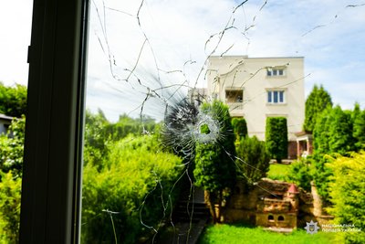 Чоловік погрожував зброєю та стріляв з вікна у Рівному — поліція області Чоловік погрожував зброєю та стріляв з вікна у Рівному — поліція області