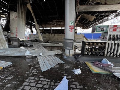 Атаки на автозаправні станції у Сумах: що стоїть за ударами РФ та чи загрожує місту дефіцит пального Атаки на автозаправні станції у Сумах: що стоїть за ударами РФ та чи загрожує місту дефіцит пального