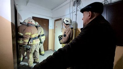 "Оце зробили нелюди": в якому стані багатоповерхівка у Сумах після влучання "Шахеда" "Оце зробили нелюди": в якому стані багатоповерхівка у Сумах після влучання "Шахеда"
