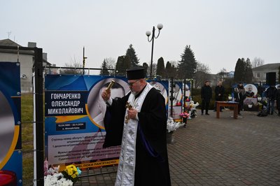 Освятили стелу на честь загиблих військових, Ланівці, Тернопільщина, січень 2025 Освятили стелу на честь загиблих військових, Ланівці, Тернопільщина, січень 2025