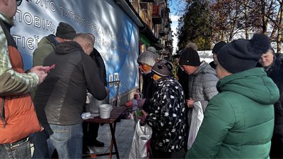 Пише книги й волонтерить: як письменник Олексій Декань із Харкова популяризує Мукачево Пише книги й волонтерить: як письменник Олексій Декань із Харкова популяризує Мукачево