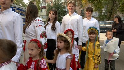 "Замість квітів – донати": у Черкасах відзначили День знань "Замість квітів – донати": у Черкасах відзначили День знань