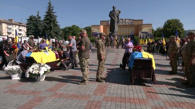 З бійцями Юрієм Поліщуком та Костянтином Опальчуком попрощалися у Рівному