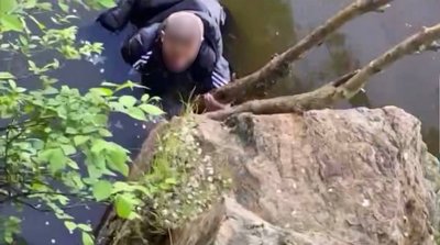 У Дніпрі підлітки знімали на відео людину, що тоне. Чи знайшли дітей та чому ті не допомогли У Дніпрі підлітки знімали на відео людину, що тоне. Чи знайшли дітей та чому ті не допомогли