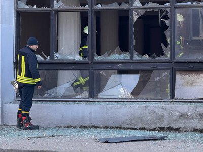 "Перший вибух — начебто глухий. Потім як дало — посипалося скло": жителька Дніпра про удар РФ по середмістю "Перший вибух — начебто глухий. Потім як дало — посипалося скло": жителька Дніпра про удар РФ по середмістю