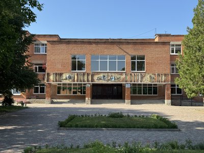 У Деревках на Полтавщині частина місцевих проти закриття школи: що буде із закладом У Деревках на Полтавщині частина місцевих проти закриття школи: що буде із закладом