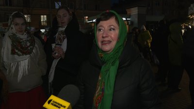 Засвітили центральну різдвяну ялинку в Рівному. Як це було і що розповіли присутні Засвітили центральну різдвяну ялинку в Рівному. Як це було і що розповіли присутні
