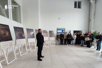 "(Не)помітні історії": на Одещині відкрили фотовиставку про переселенців "(Не)помітні історії": на Одещині відкрили фотовиставку про переселенців