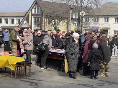 На Черкащині попрощались із військовослужбовцем На Черкащині попрощались із військовослужбовцем