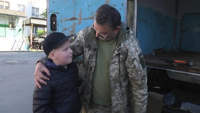 9-річний хмельничанин зібрав гроші на дрон для ЗСУ 9-річний хмельничанин зібрав гроші на дрон для ЗСУ