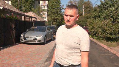 До 18 сантиметрів перепаду: мешканці провулку у Черкасах скаржаться на незавершений ремонт проїжджої частини До 18 сантиметрів перепаду: мешканці провулку у Черкасах скаржаться на незавершений ремонт проїжджої частини