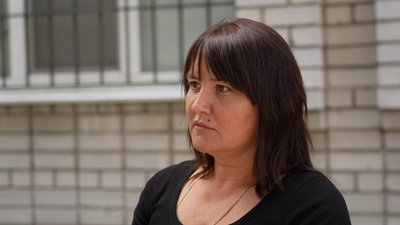 Перепоховали в іншому місті й не попередили дружину: у Миколаївці на Дніпропетровщині стався скандал на кладовищі Перепоховали в іншому місті й не попередили дружину: у Миколаївці на Дніпропетровщині стався скандал на кладовищі