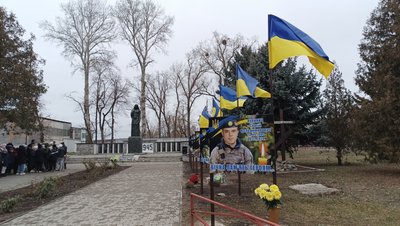 "Першим військовим став середній син": історія сім’ї із Полтавщини, у якій воювали три сини і чоловік "Першим військовим став середній син": історія сім’ї із Полтавщини, у якій воювали три сини і чоловік