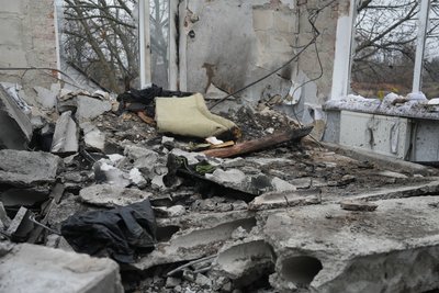“Я ж плити не підійму, а там лише ноги стирчали”: наслідки удару “шахедами” по Тростянцю “Я ж плити не підійму, а там лише ноги стирчали”: наслідки удару “шахедами” по Тростянцю