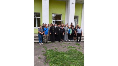 У Безуглівці на Чернігівщині громада перейшла до ПЦУ, але, за словами місцевих, священник не віддає ключів від храму У Безуглівці на Чернігівщині громада перейшла до ПЦУ, але, за словами місцевих, священник не віддає ключів від храму