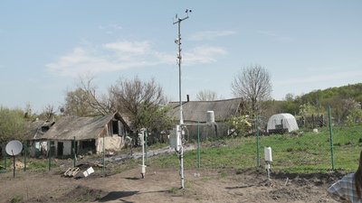 Угорець Жолт Карнер інвестував мільйон гривень у метеостанцію та досліджує погоду на Вінниччині Угорець Жолт Карнер інвестував мільйон гривень у метеостанцію та досліджує погоду на Вінниччині