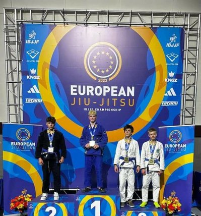 Херсонець Богдан Аніканов посів третє місце в чемпіонаті Європи з джиу-джитсу Херсонець Богдан Аніканов посів третє місце в чемпіонаті Європи з джиу-джитсу