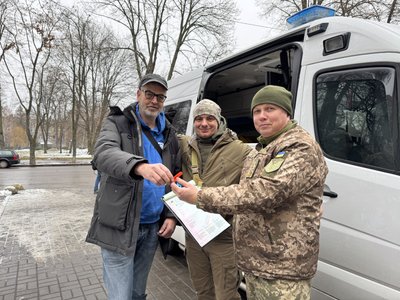 Захисникам неба Сумщини нідерландські волонтери передали реанімобіль
