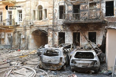 «Прокинувся весь у склі»: що розповідають очевидці нічної атаки РФ на Одесу
